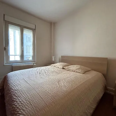 Lumineux & Elegant Centre Apartment