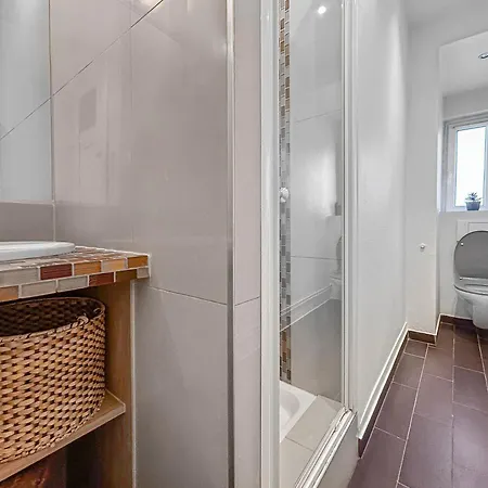 Lumineux & Elegant Centre Apartment *